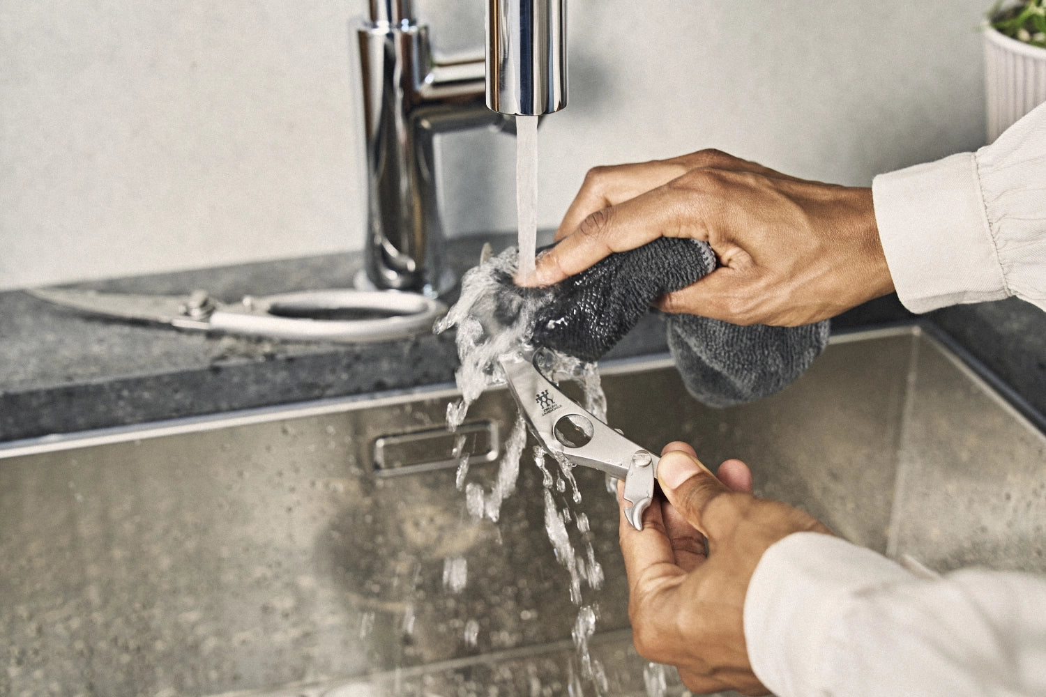 Ciseaux de volaille avec ongle de levage