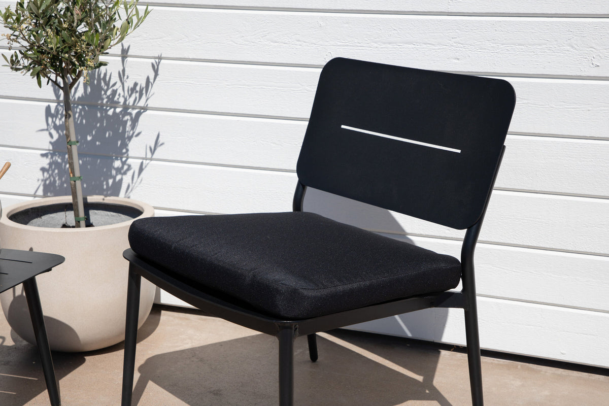 Lina Sessel in Schwarz präsentiert im Onlineshop von KAQTU Design AG. Outdoor-Sessel ist von Venture Home