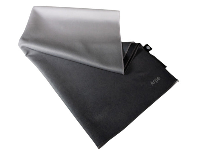 ARPE Handtuch calm charcoal gray 50 x 95 cm in  präsentiert im Onlineshop von KAQTU Design AG. Badzubehör ist von ARPE