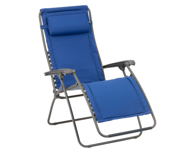 LAFUMA Relaxsessel Rsx Clip LightComfort denim, Gestell titane in präsentiert im Onlineshop von KAQTU Design AG. Liegestuhl ist von LAFUMA
