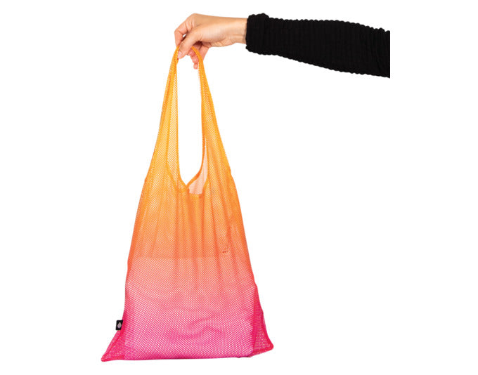 Entdecken Sie den ARPE Netzbeutel warm sunset 38 x 60 cm – die stilvolle, nachhaltige Lösung für Ihren Einkauf. Praktisch, umweltfreundlich und modisch!