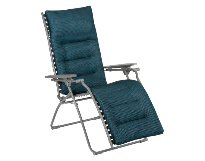 LAFUMA Relaxsessel Evolution BeComfort® bleu encre Gestell titane in präsentiert im Onlineshop von KAQTU Design AG. Liegestuhl ist von LAFUMA