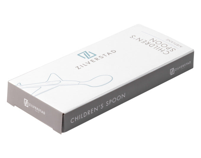 Versilberter Kinderlöffel Flugzeug von ZILVERSTAD: Hochwertig, ergonomisch und perfekt für kleine Hände. Essen wird zum Abenteuer!