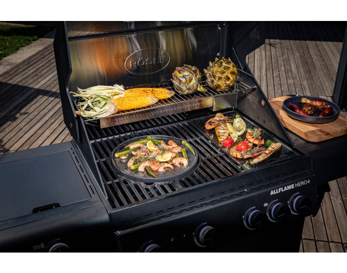 Entdecken Sie den RÖSLE Gasgrill Allflame Hero 4 – Ihr perfekter Partner für unvergessliche Grillabende mit innovativen Funktionen und beeindruckender Leistung.