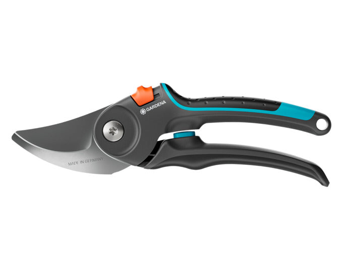 GARDENA Gartenschere PremiumCut pro fresh wood in präsentiert im Onlineshop von KAQTU Design AG. Werkzeug ist von GARDENA