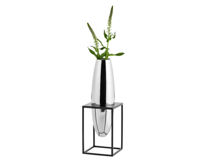 Entdecken Sie die elegante PHILIPPI Vase Solero im Ständer S aus Metall (10x10x30 cm) – ein stilvolles Highlight für Ihr Zuhause, das Blumen perfekt in Szene setzt.