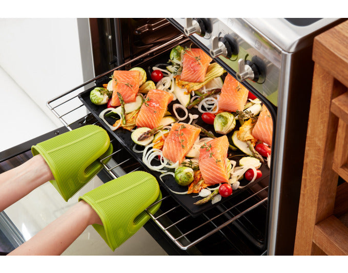 Entdecken Sie die LÉKUÉ Backmatte mit Rand (40x30x1.2 cm) aus hochwertigem Silikon – ideal für sauberes und perfektes Backen ohne Verschmutzungen.