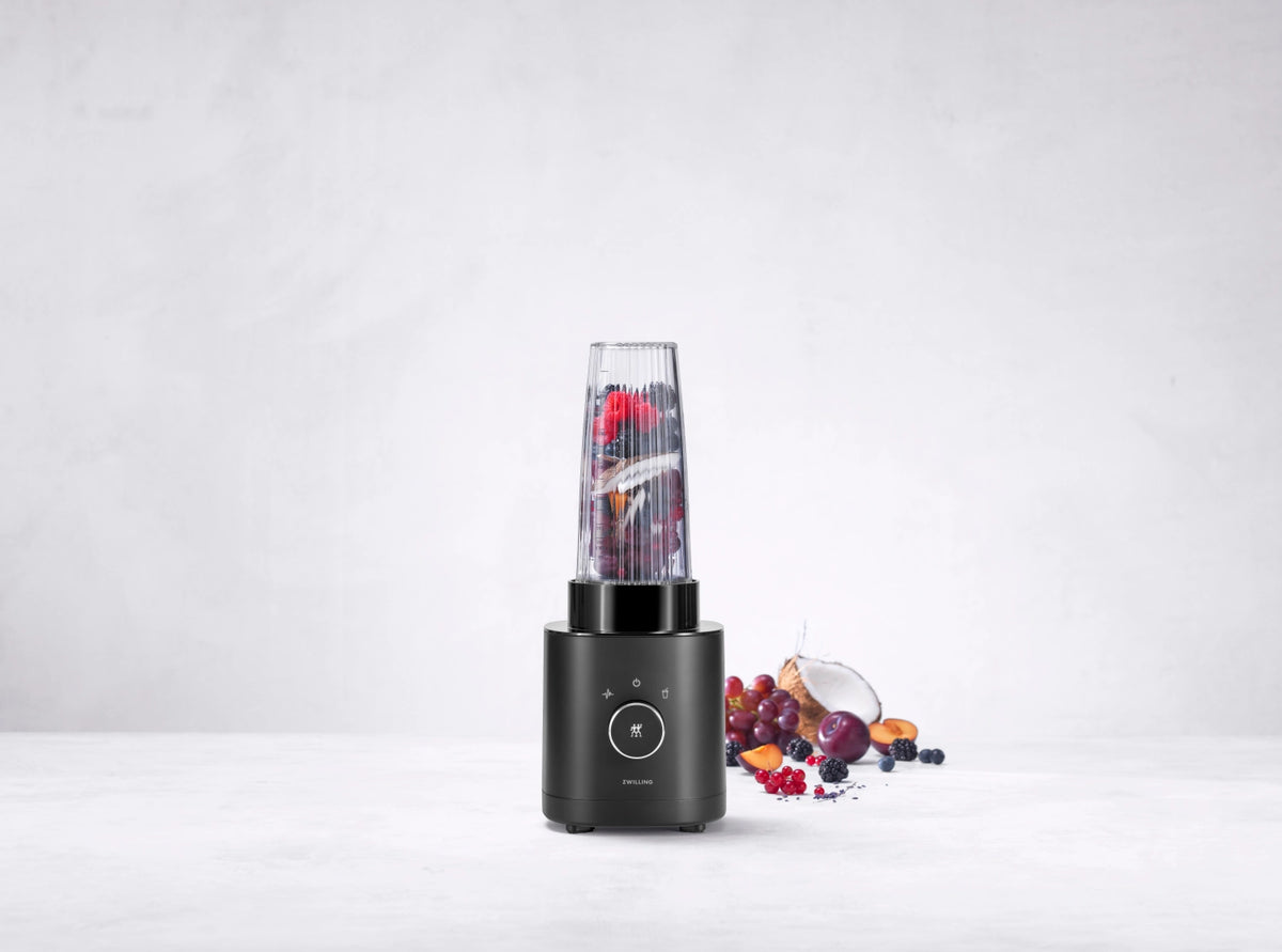 Enfinigy Standmixer schwarz 550ml in Schwarz präsentiert im Onlineshop von KAQTU Design AG. Küchengerät ist von Zwilling Kitchen