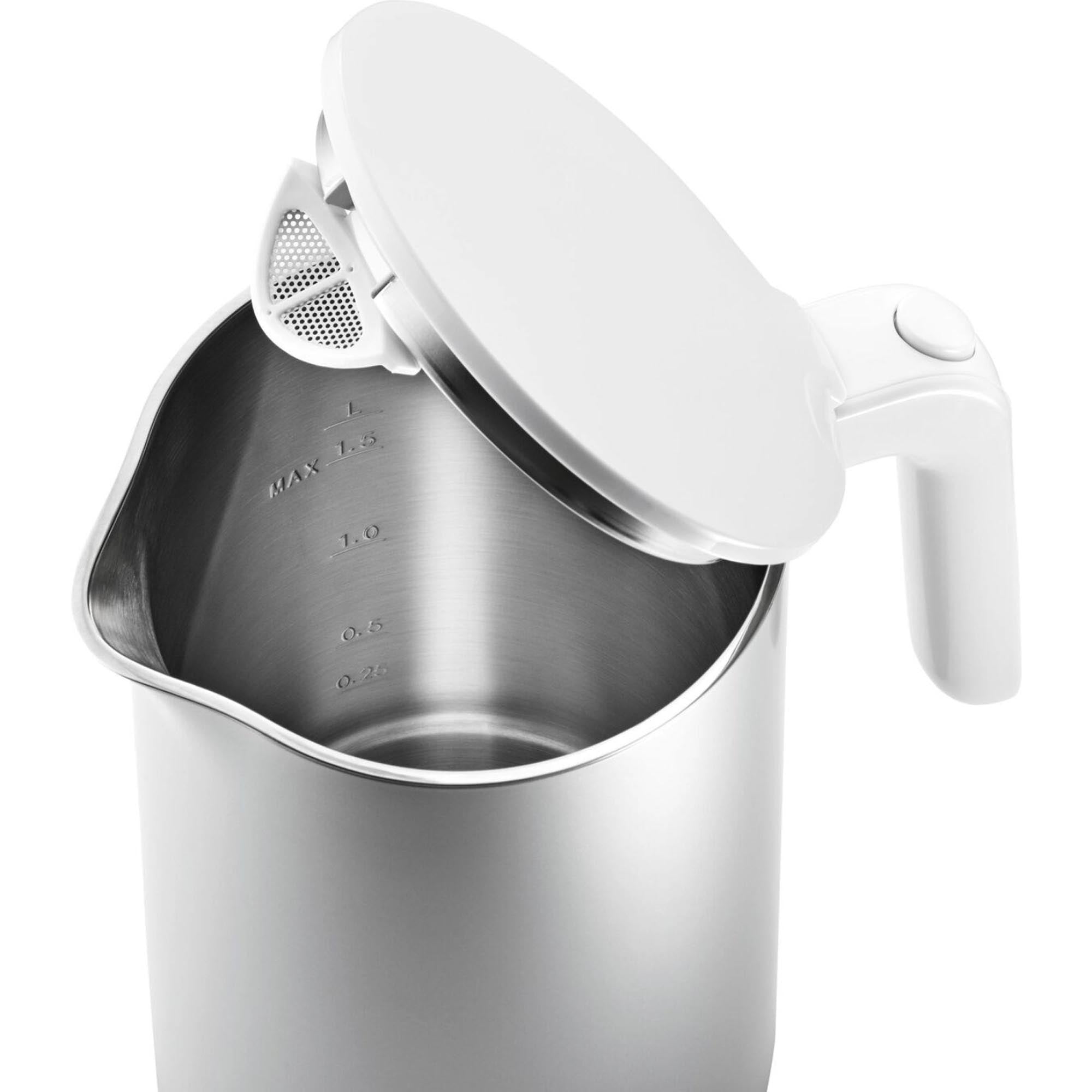 Der Enfinigy Wasserkocher PRO von Zwilling vereint elegantes Design mit 2400 W Leistung. Perfekt für 1,5 l Wasser, sicher und komfortabel!