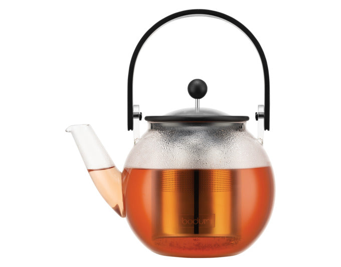 BODUM Teekanne Assam Henkel schwarz 1.5 l in präsentiert im Onlineshop von KAQTU Design AG. Kanne ist von BODUM