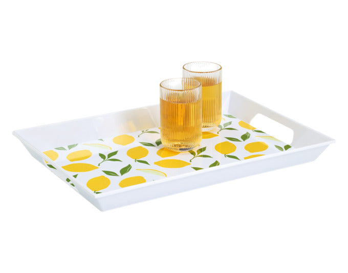 Entdecken Sie das ZELLER Tablett Melamin Lemons 50x35x5 cm – ideal für stilvolles Servieren mit frischem Zitronenmotiv und praktischen Tragegriffen.