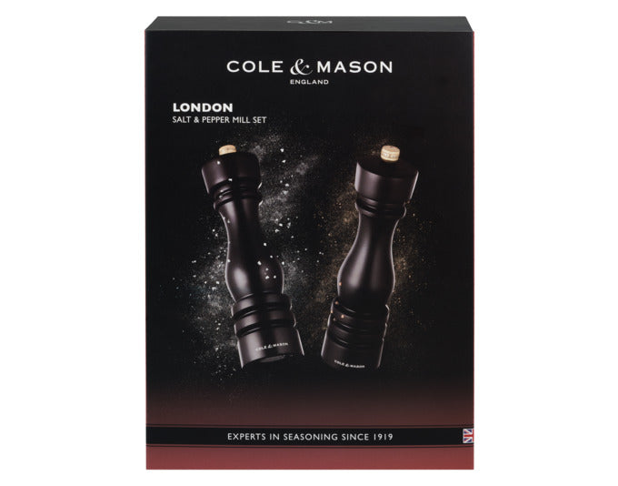 Entdecken Sie das elegante COLE & MASON Pfeffer- und Salzmühlen-Set London aus dunkler Buche. Mit präzisen Mahlwerken und stilvollem Design ist es die perfekte Ergänzung für jede Küche.