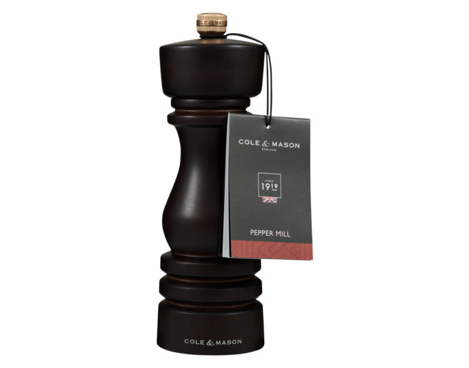 Entdecken Sie die COLE&MASON Pfeffermühle London Buche dunkel – ein stilvolles Küchenaccessoire mit präzisem Mahlwerk für intensiven Geschmack.