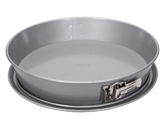 STÄDTER Springblech ø 29/32 cm schräg We love Baking in präsentiert im Onlineshop von KAQTU Design AG. Backform / Backblech ist von STÄDTER