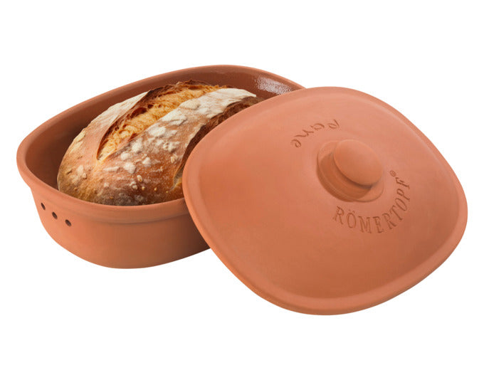 Halten Sie Ihr Brot frisch und aromatisch mit dem RÖMERTOPF Brottopf Medi oval 2.3 l aus hochwertigem Terracotta. Ideal für nachhaltige Aufbewahrung!