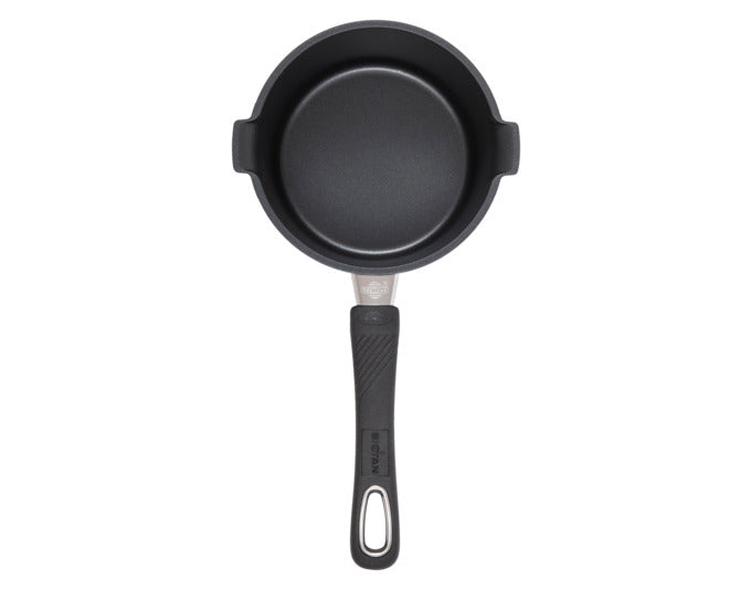 Entdecken Sie den GASTROLUX Milchkochtopf mit Stiel (ø 16 cm) für Induktion. Ideal für gesunde, fettarme Gerichte und einfache Reinigung.