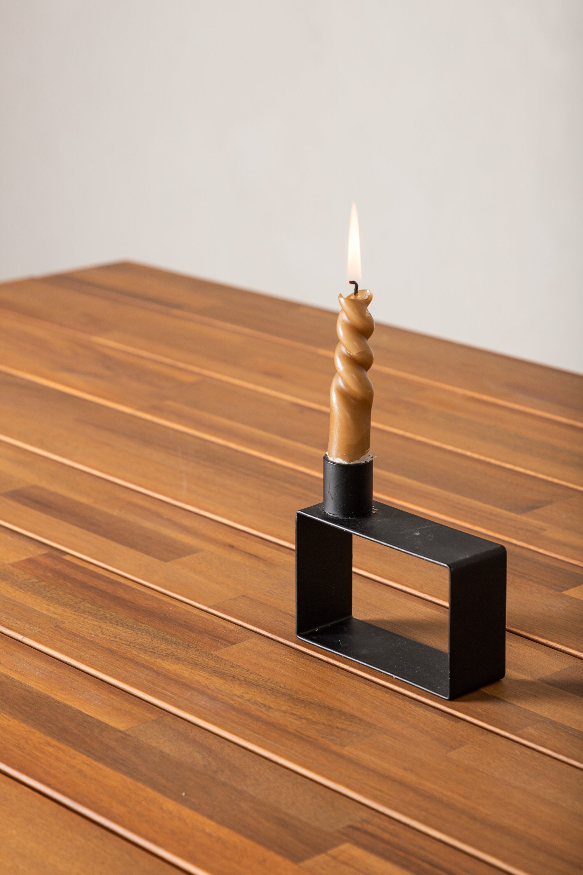 Chan Gartentisch in Natur präsentiert im Onlineshop von KAQTU Design AG. Gartentisch ist von Venture Home