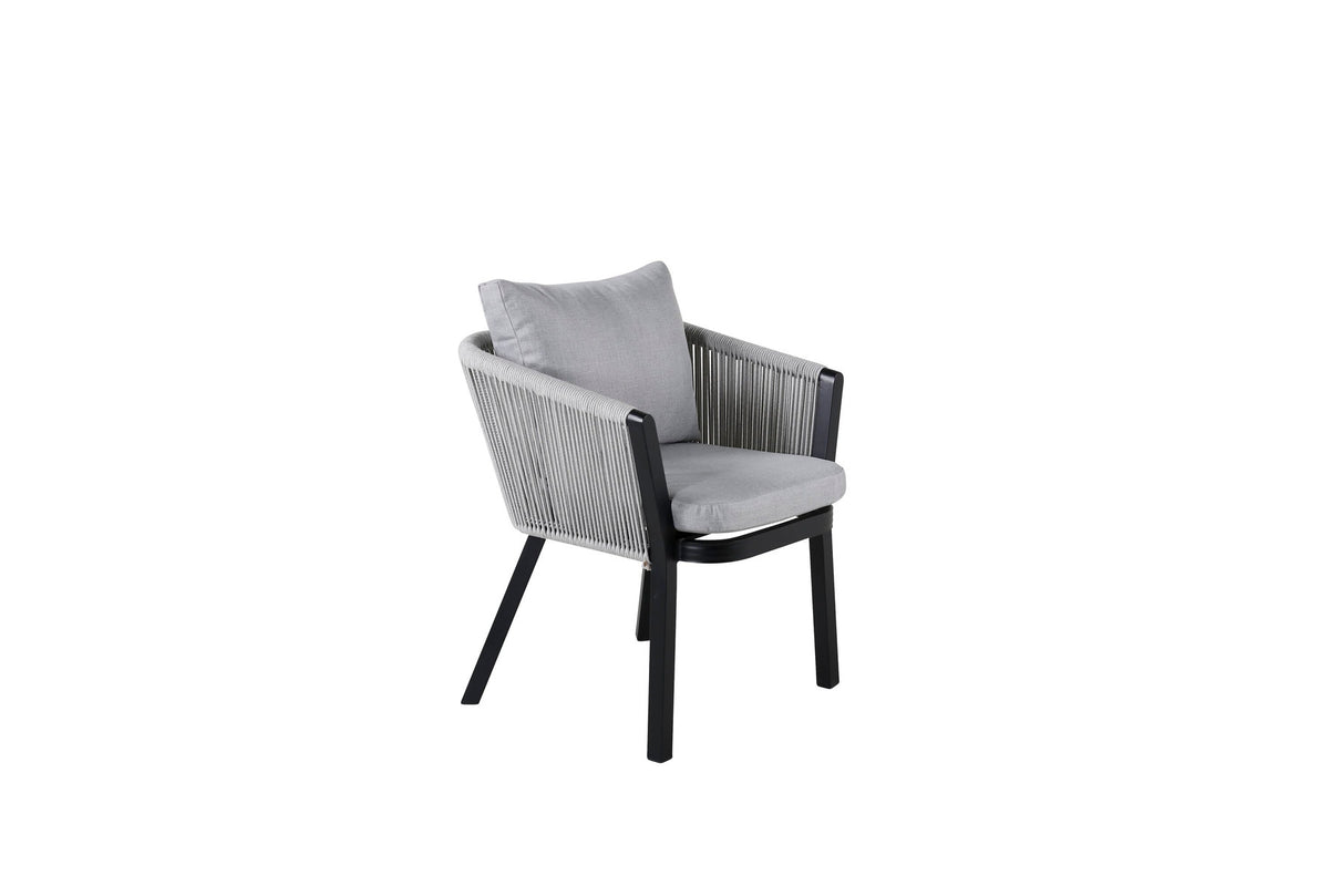Virya Gartenstuhl in Schwarz präsentiert im Onlineshop von KAQTU Design AG. Gartenstuhl mit Armlehnen ist von Venture Home