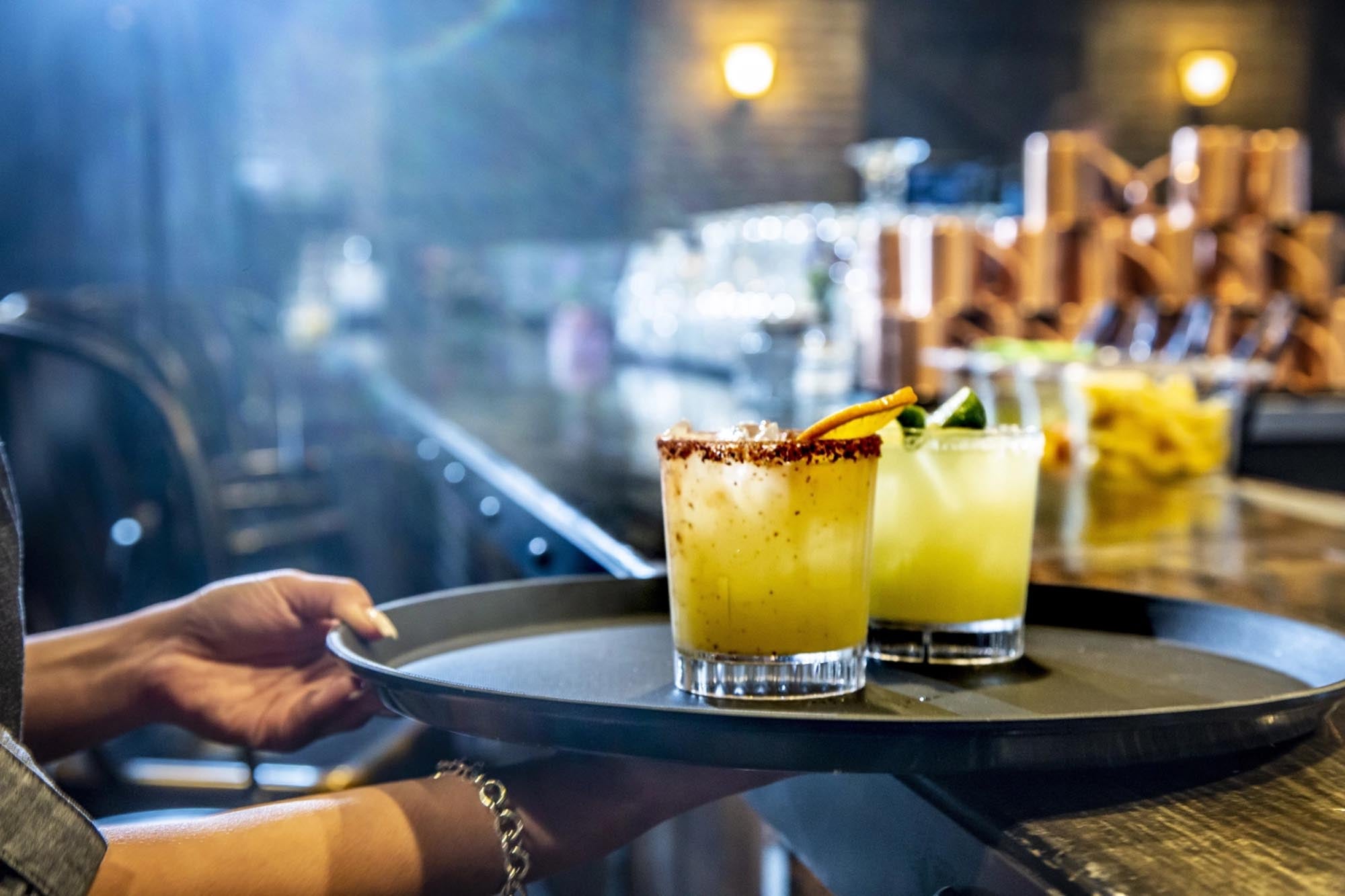 Camtread Tablett 40.5cm schwarz: Sicherer Transport mit Stil.