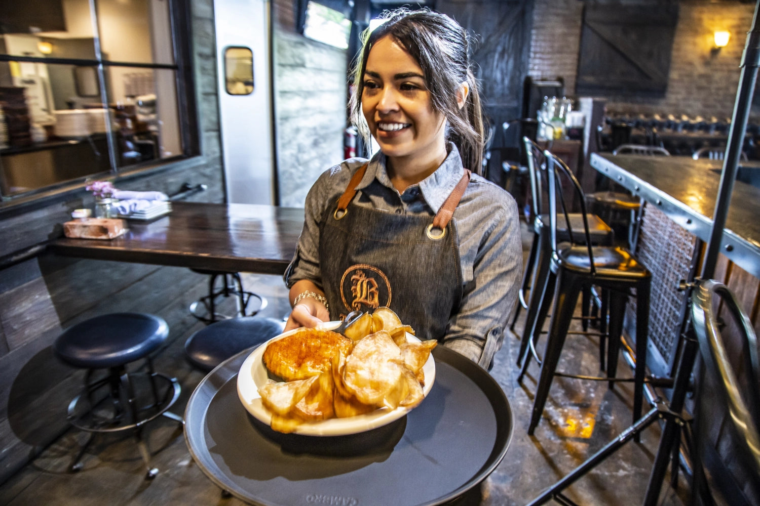 Plateau camtread autour de 40,5 cm de non-slip noir