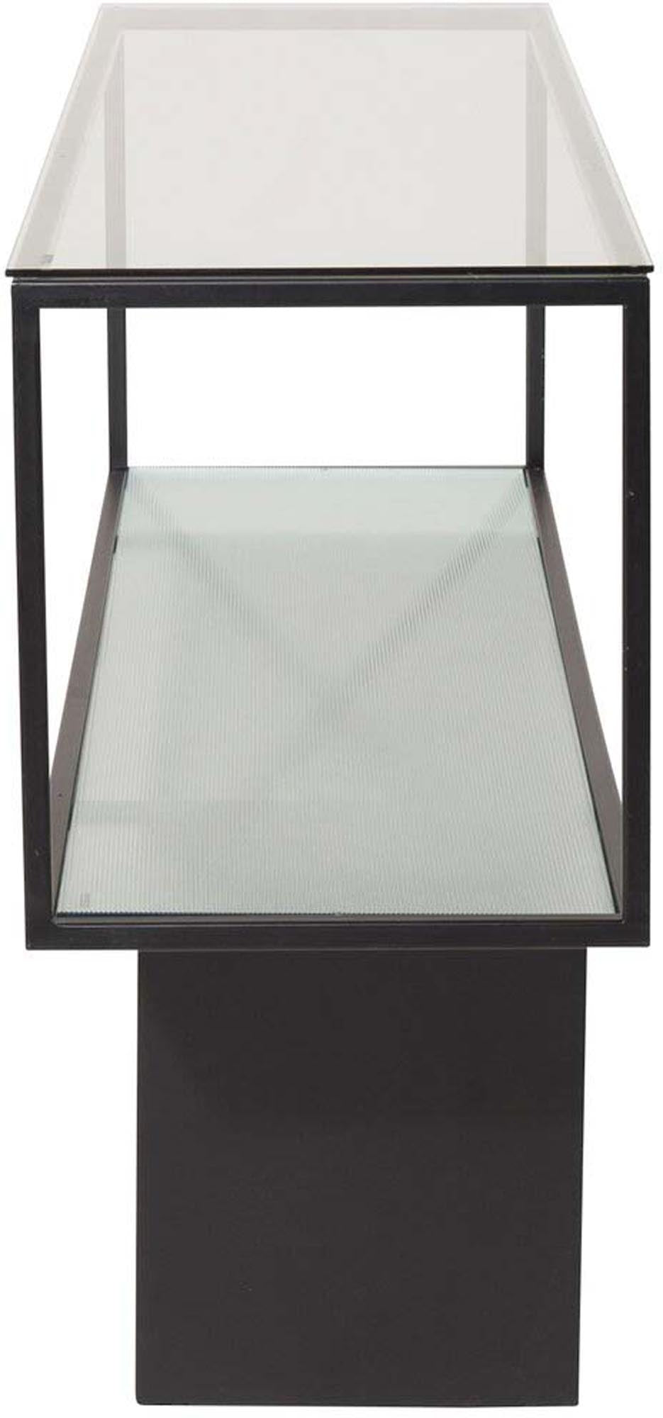 Stilvoller Maglehem Beistelltisch: Robuste Stahlkonstruktion und elegante Glasoberfläche für modernes Wohnen und vielseitige Einsatzmöglichkeiten.