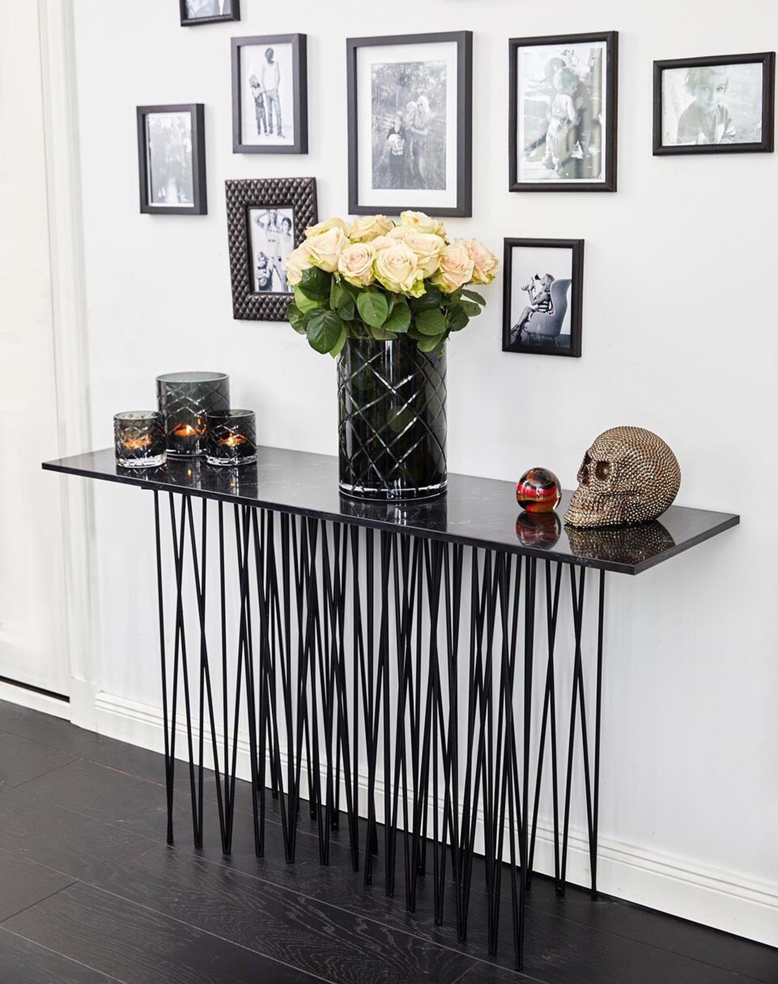 Stylischer Stone Beistelltisch von Furniture Fashion: Einzigartige Kunststeinplatte, langlebig und wetterfest. Perfekt für modernes Wohnen.