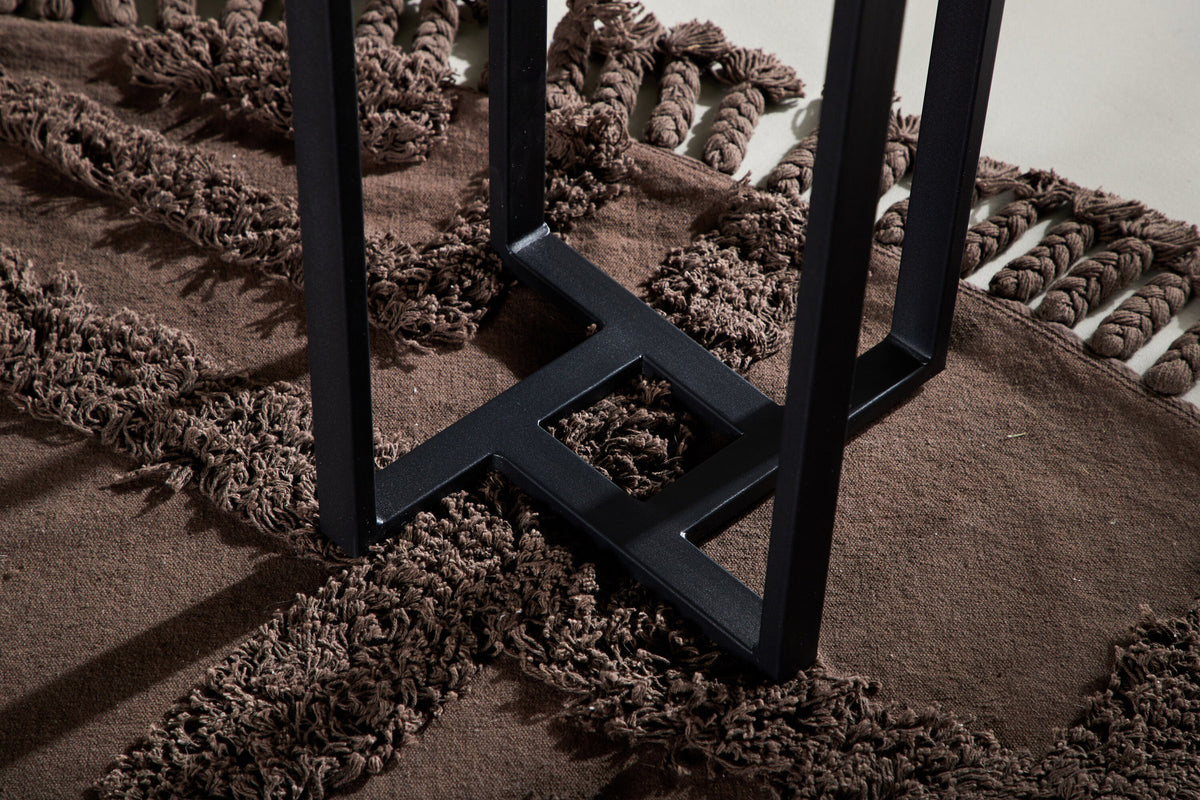 Lawton Coffee Tisch in Schwarz präsentiert im Onlineshop von KAQTU Design AG. Beistelltisch ist von Venture Home