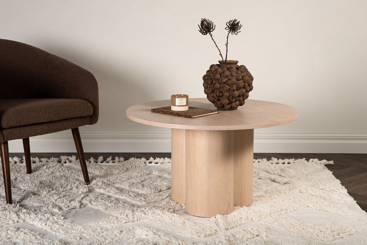 Olivia Coffee Tisch von Venture Home – Wohnbeispiel
