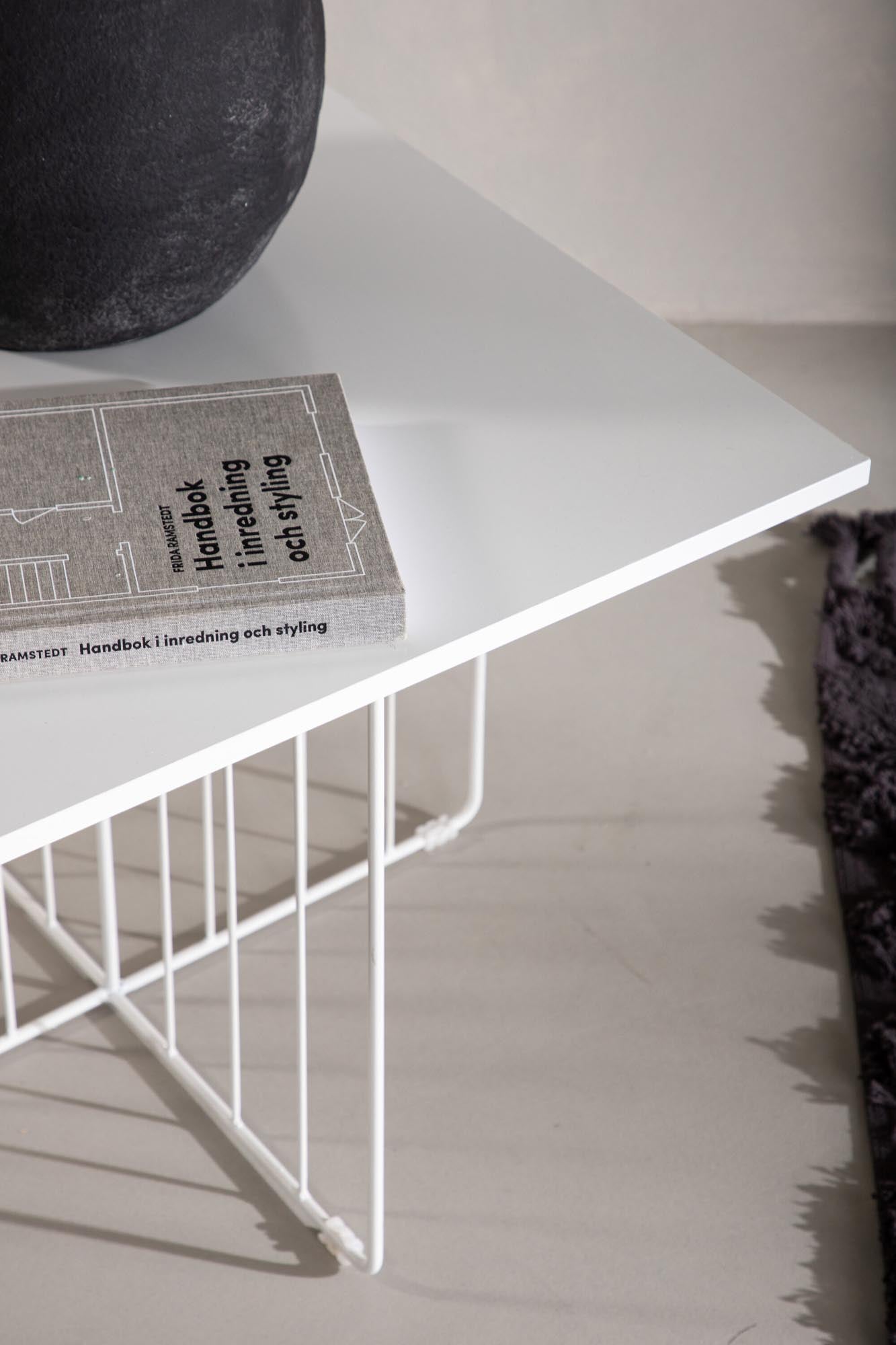 Dayton Coffee Tisch in Weiss präsentiert im Onlineshop von KAQTU Design AG. Beistelltisch ist von Venture Home