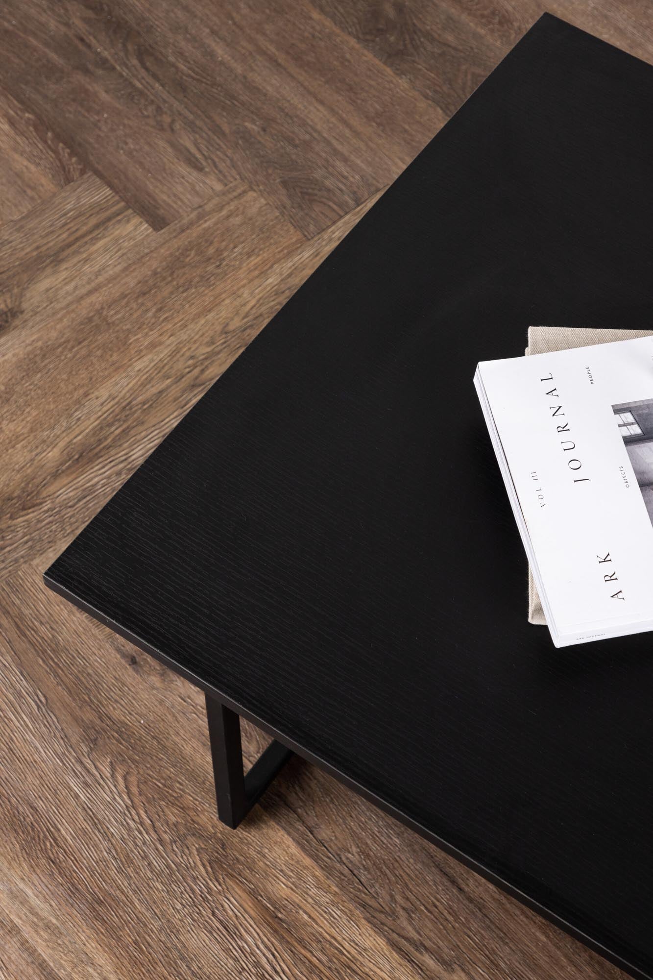 Pryor Beistelltisch: Minimalistisches Design trifft Funktionalität.