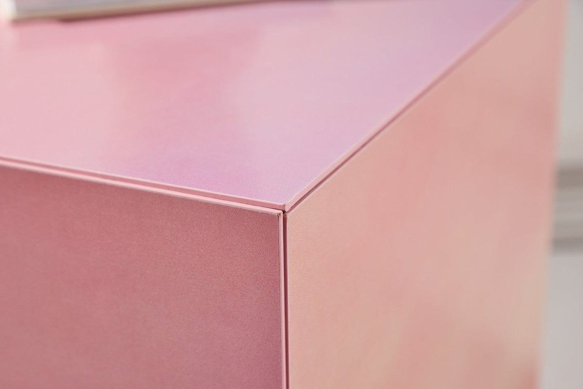 York Couchtisch in Pink präsentiert im Onlineshop von KAQTU Design AG. Couchtisch ist von Venture Home
