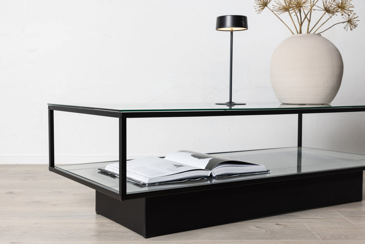 Maglehem Beistelltisch in Schwarz präsentiert im Onlineshop von KAQTU Design AG. Beistelltisch ist von Furniture Fashion
