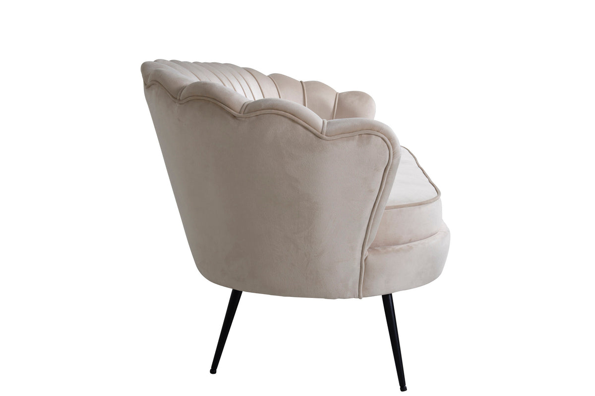 Calais Sofa in Beige präsentiert im Onlineshop von KAQTU Design AG. 3er Sofa ist von Venture Home