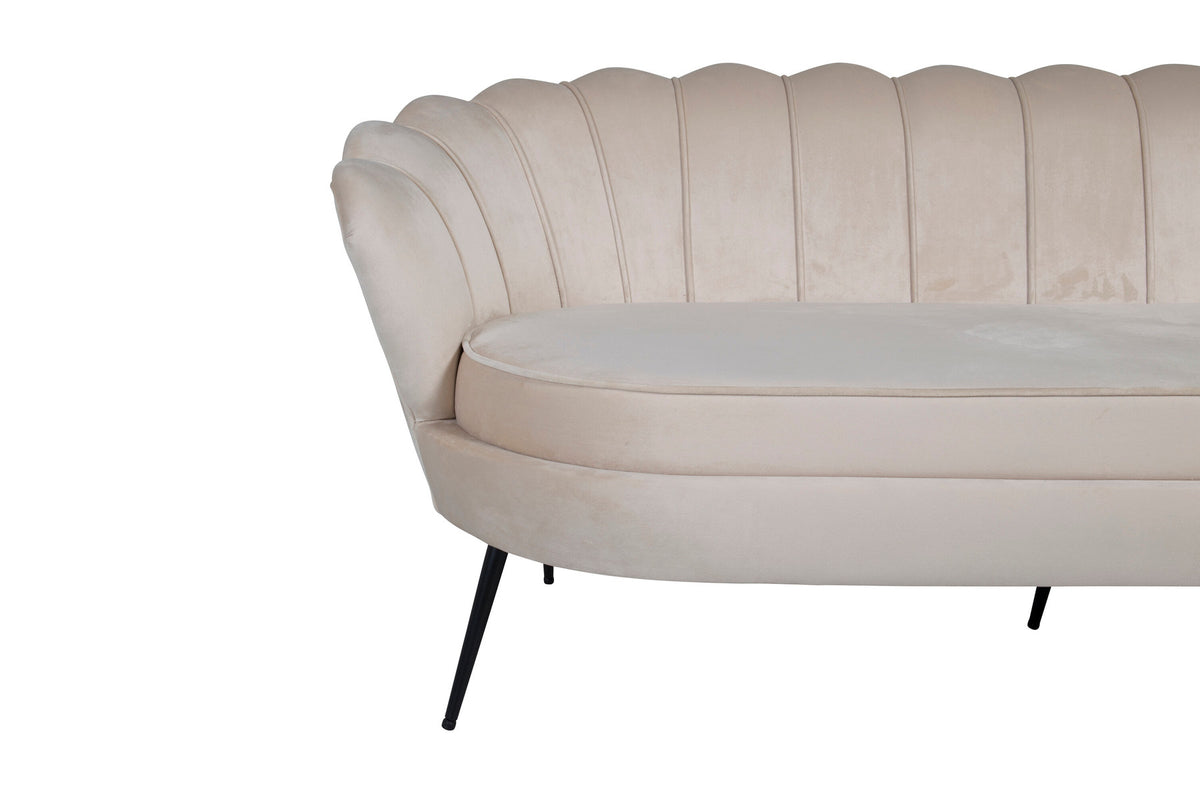 Calais Sofa in Beige präsentiert im Onlineshop von KAQTU Design AG. 3er Sofa ist von Venture Home