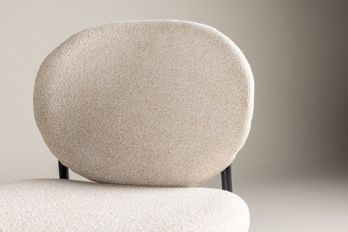 Vault Esszimmerstuhl in Beige präsentiert im Onlineshop von KAQTU Design AG. Stuhl ist von Venture Home