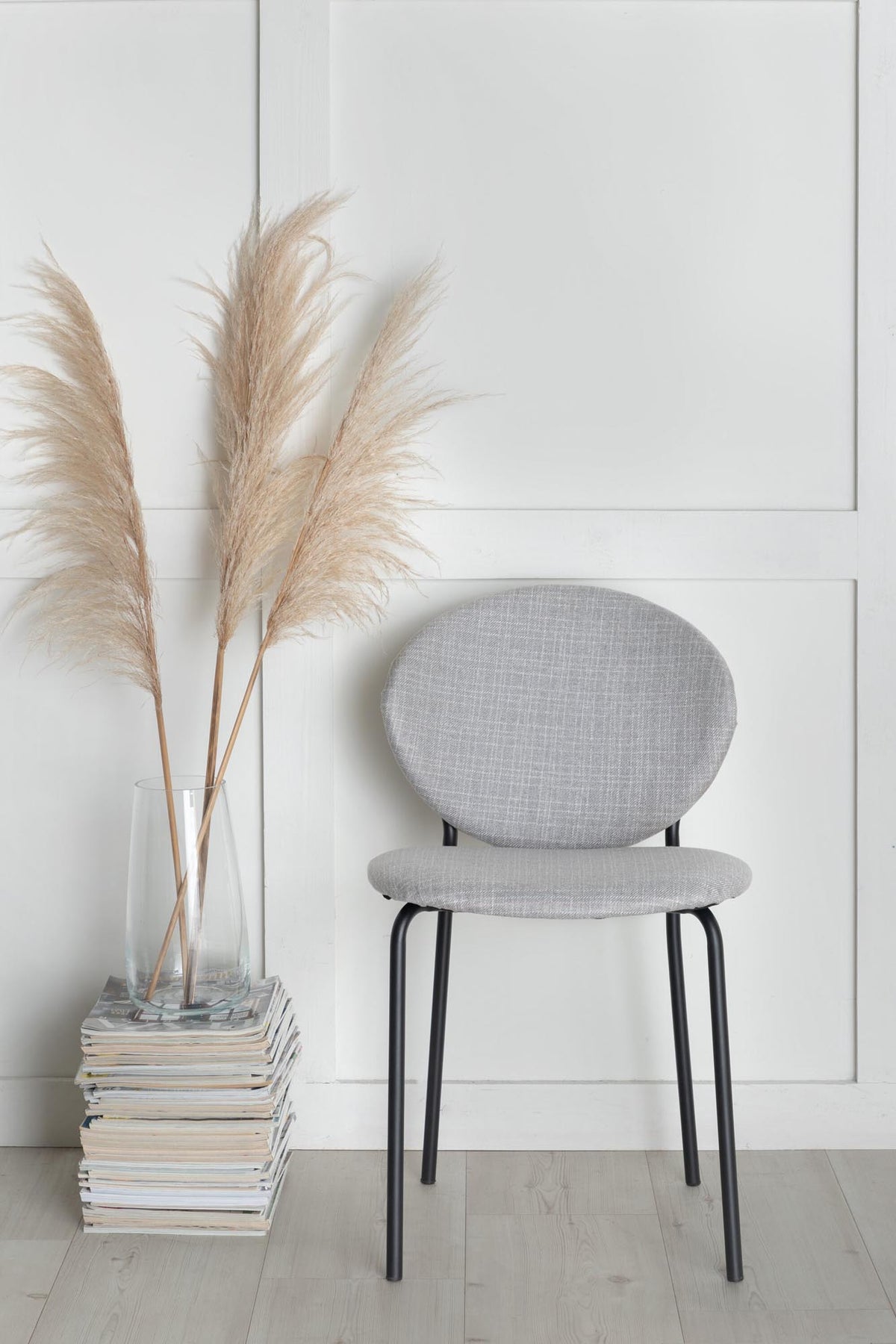 Tresorstuhl in Grau präsentiert im Onlineshop von KAQTU Design AG. Stuhl ist von Venture Home