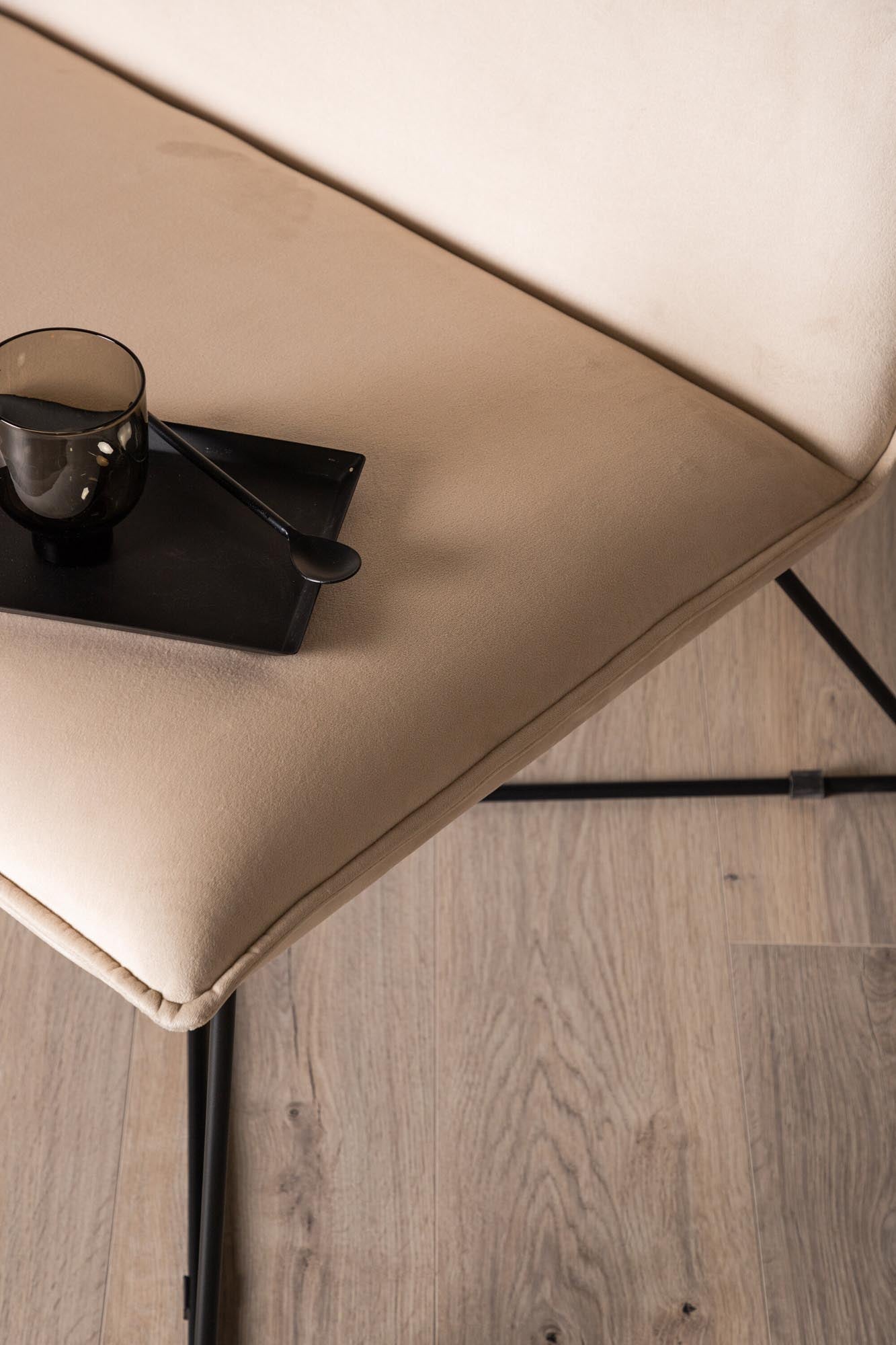 Luxuriöser X-Lounge Sessel von Venture Home in edlem Beige.