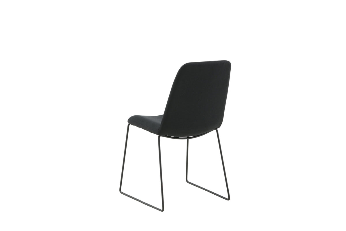 Muce Stuhl in Schwarz präsentiert im Onlineshop von KAQTU Design AG. Stuhl ist von Venture Home