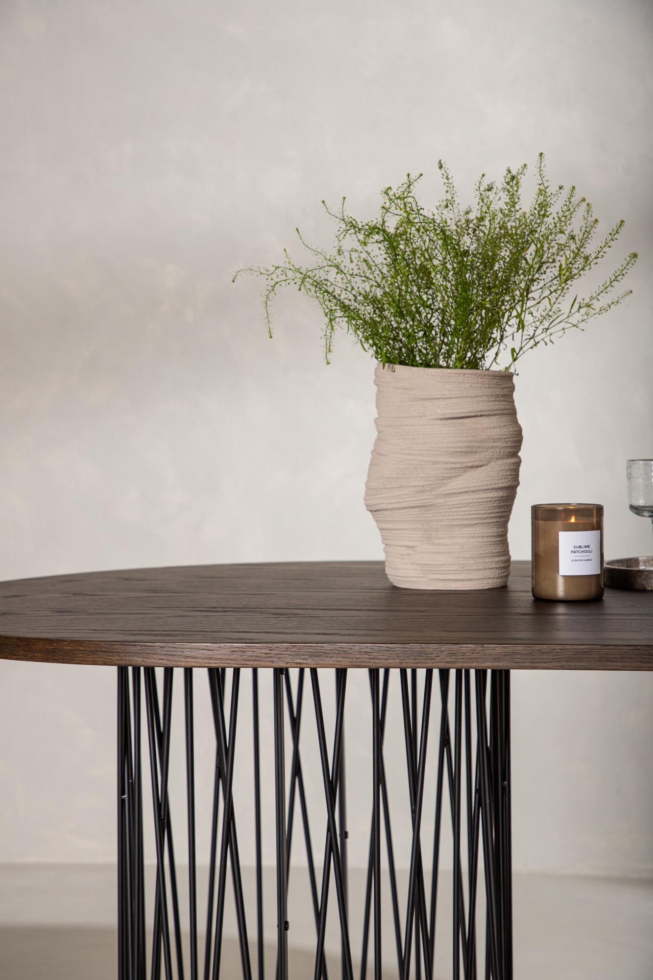 Moderner Stone Tisch von Furniture Fashion, vielseitig & edel.