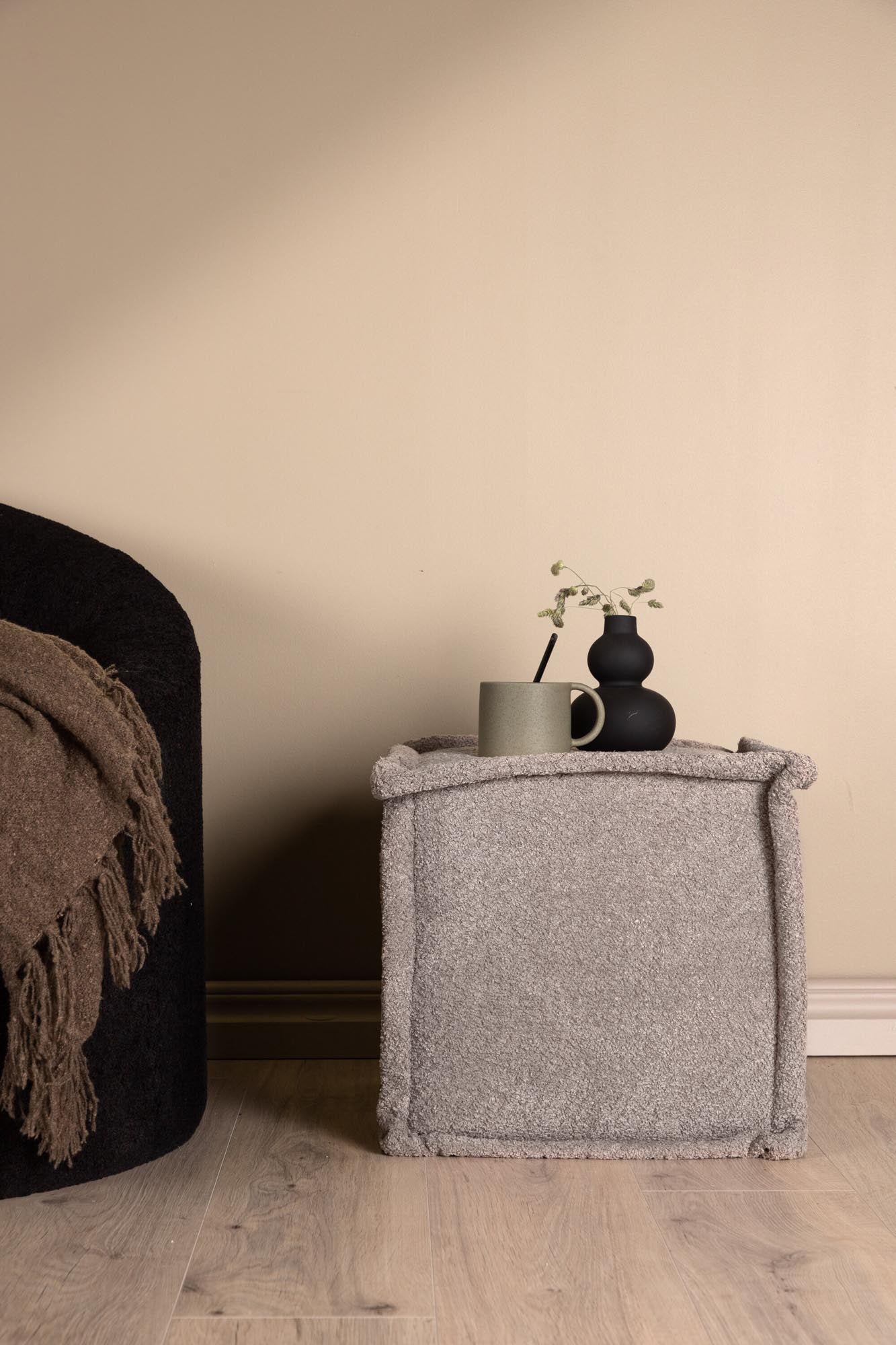 Castine Ottoman / Pouf in Hellgrau präsentiert im Onlineshop von KAQTU Design AG. Pouf ist von Venture Home