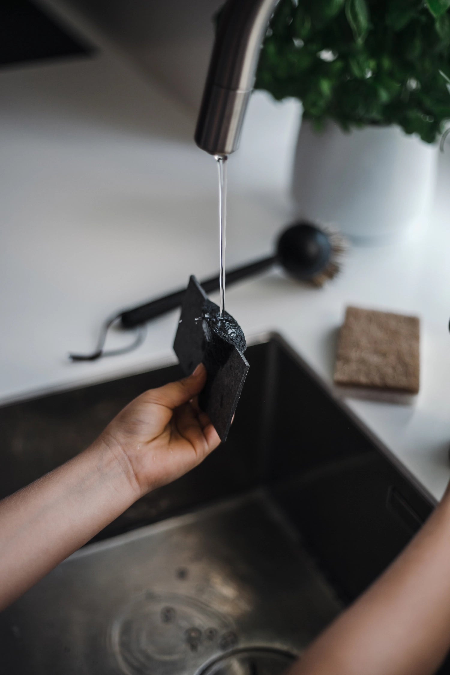 Entdecke den praktischen 2er Set Pop-Up Schwamm von Nordesign – umweltfreundlich, stilvoll und ideal für die Reinigung in Küche und Bad.