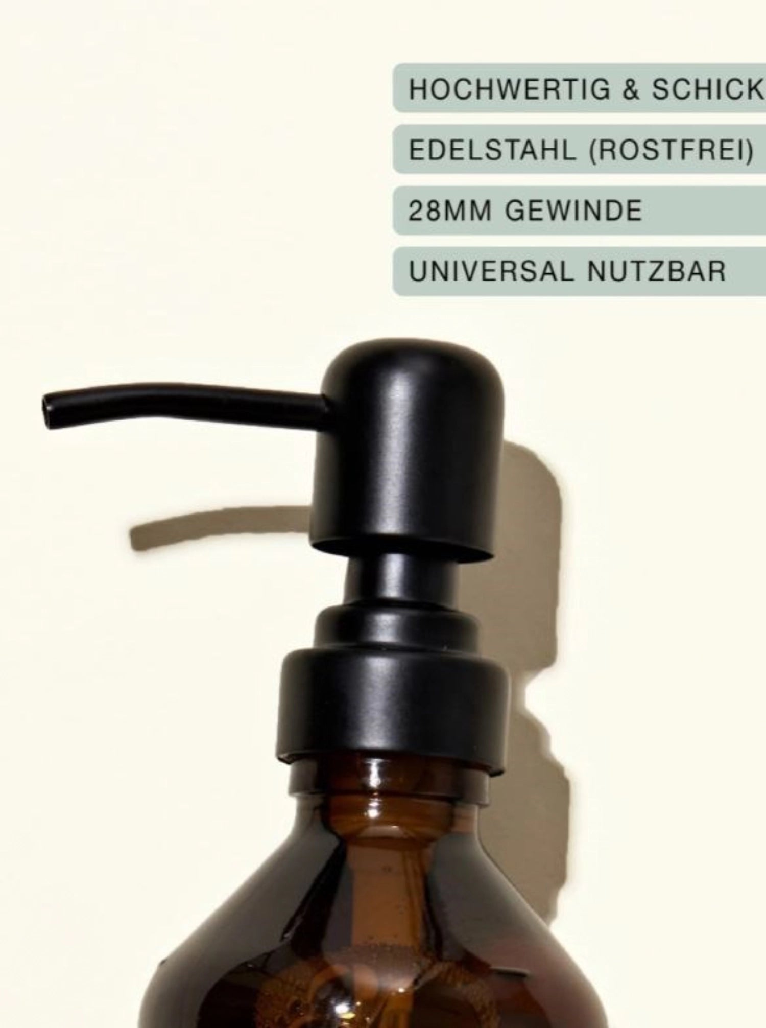 Eleganter Edelstahl Pumpspender in Schwarz von Nordesign. Ideal für Braunglasflaschen, langlebig und vielseitig für Seife und Lotion. Nachhaltig und modern!