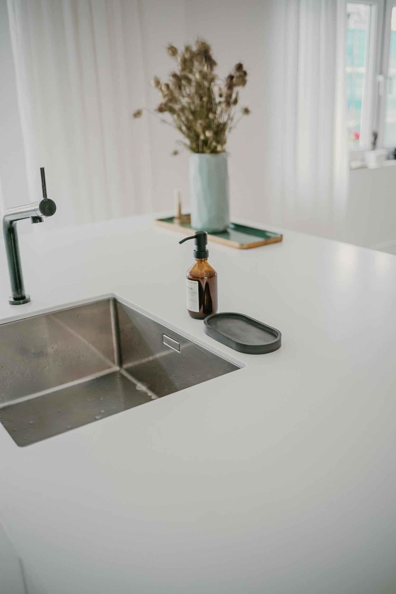 Vassoio decorativo in cemento profondo nero 18x9.5x1.7cm