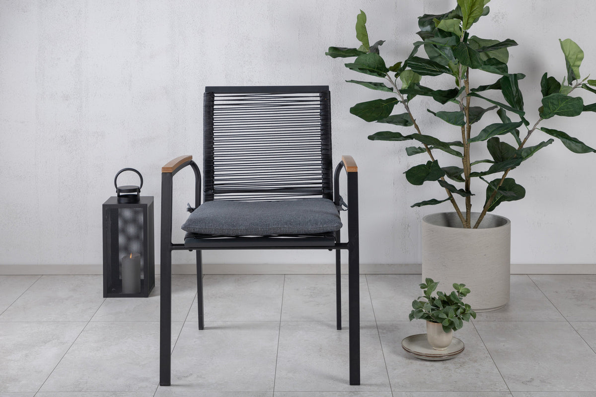 Dallas Gartenstuhl in Schwarz präsentiert im Onlineshop von KAQTU Design AG. Gartenstuhl mit Armlehnen ist von Venture Home