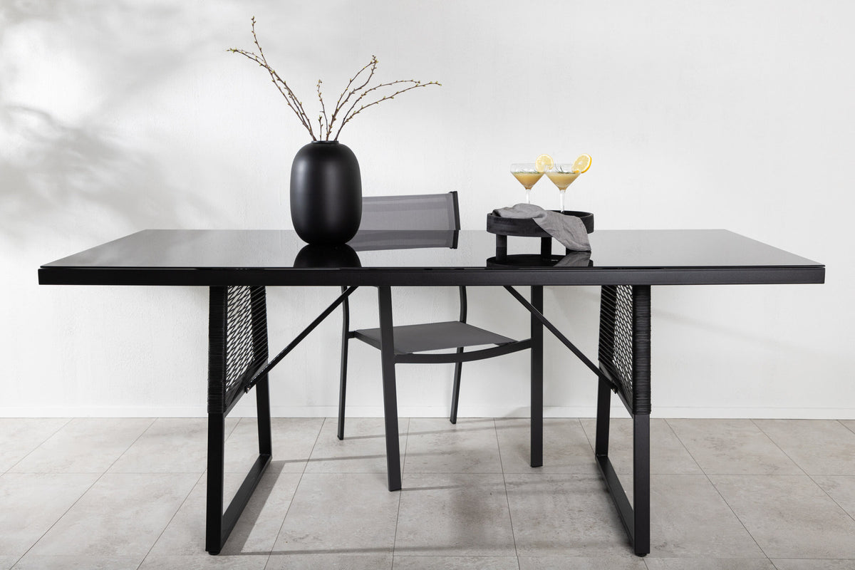 Tisch Dallas in Schwarz präsentiert im Onlineshop von KAQTU Design AG. Gartentisch ist von Venture Home