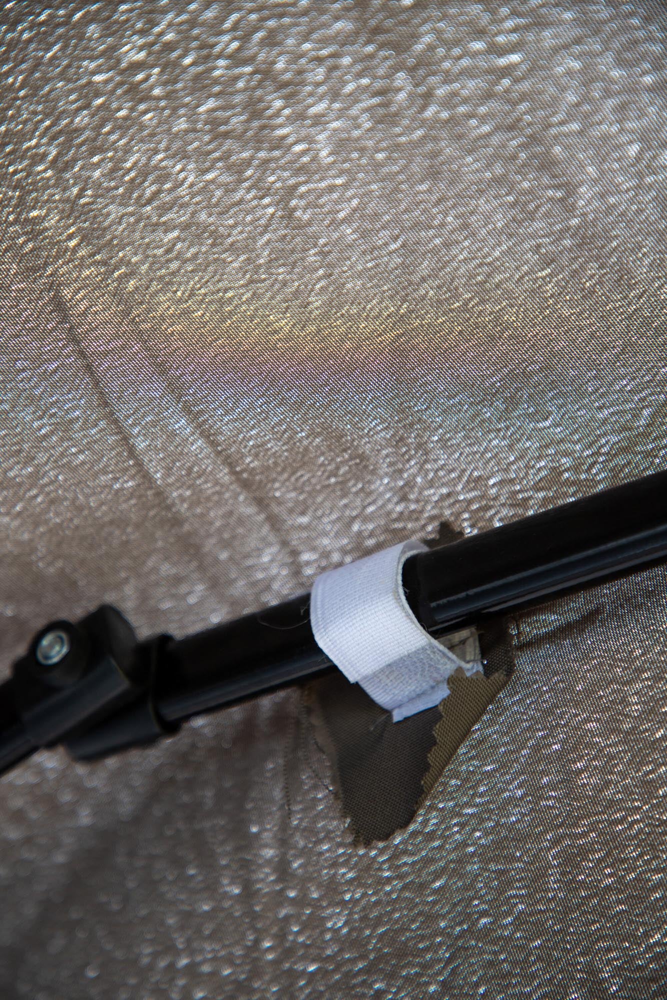 Easy Up Outdoor Schatten in Braun präsentiert im Onlineshop von KAQTU Design AG. Pavillon ist von Venture Home