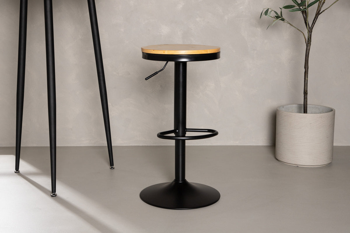 Conway Barstuhl in Schwarz präsentiert im Onlineshop von KAQTU Design AG. Barhocker ist von Venture Home