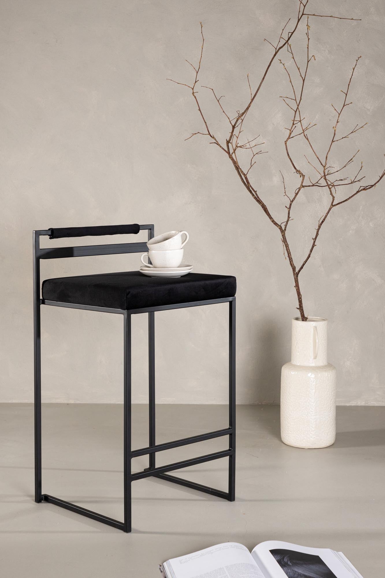 Entdecken Sie den Opelika Barstuhl von Venture Home – stilvoll, komfortabel und langlebig. Perfekt für jede Bar oder Küche!