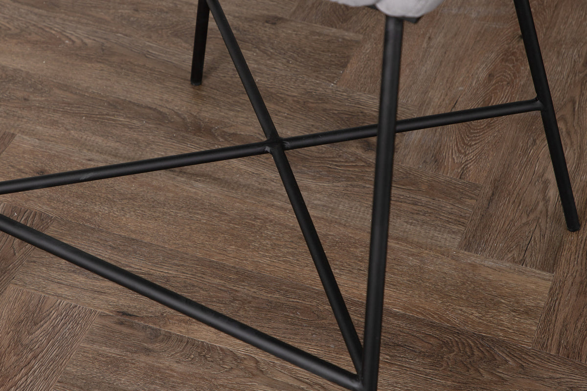 Velvet Barstuhl in Dunkelgrau präsentiert im Onlineshop von KAQTU Design AG. Barstuhl ist von Venture Home