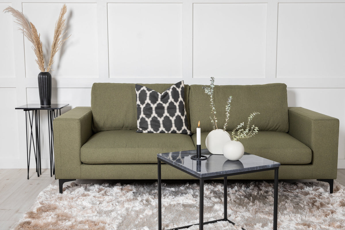 Bolero Sofa in Grün präsentiert im Onlineshop von KAQTU Design AG. 3er Sofa ist von Venture Home